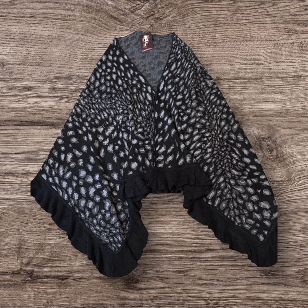 Acrylic Wrap Shawl with Hook & Eye Closure OS. NWT